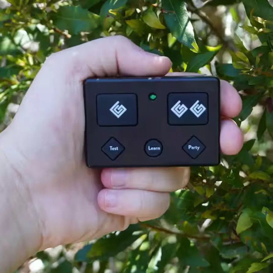 Ghost Controls TDS2 Review (2026): 900 lb Dual Swing Gate Opener – Specs, Installation & Pros/Cons