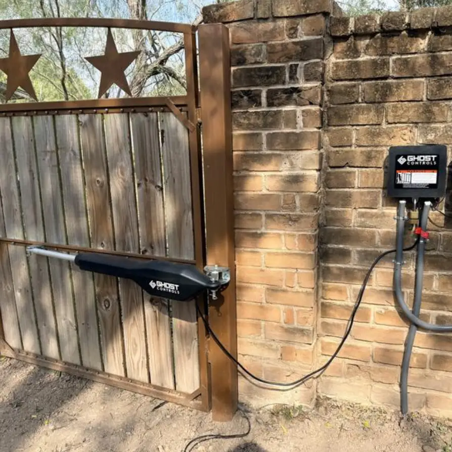 Ghost Controls TDS2 Review (2026): 900 lb Dual Swing Gate Opener – Specs, Installation & Pros/Cons